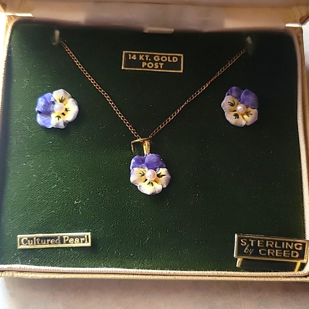 Vintage  Porcelain  Pansey Jewelery set by Creed
